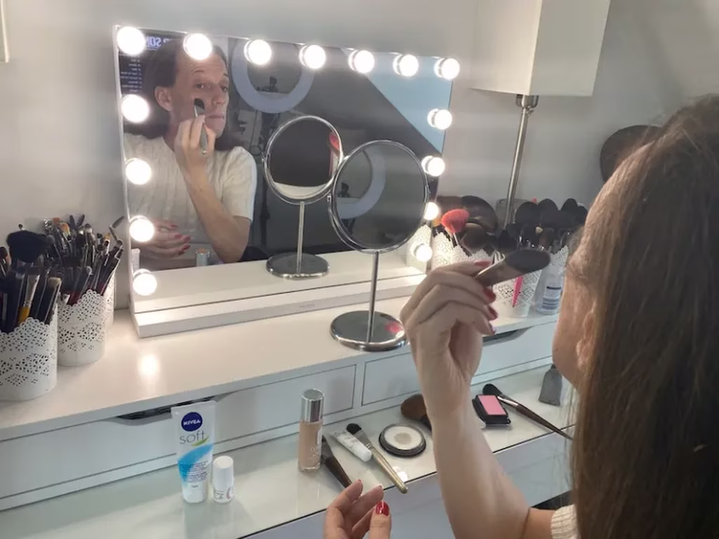 Cours de maquillage pour transgenre