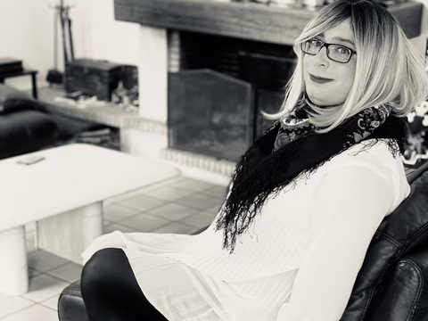 Lisa travesti à Paris